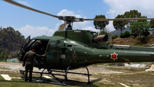 बाजुराको कोल्टीबाट सुत्केरी र गर्भवती दुवैको उद्धार 