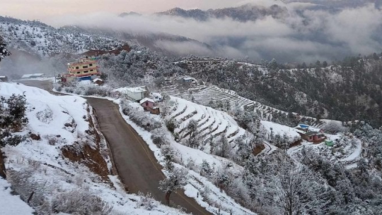 दशरथचन्द र जयपृथ्वी राजमार्गमा हिमपात