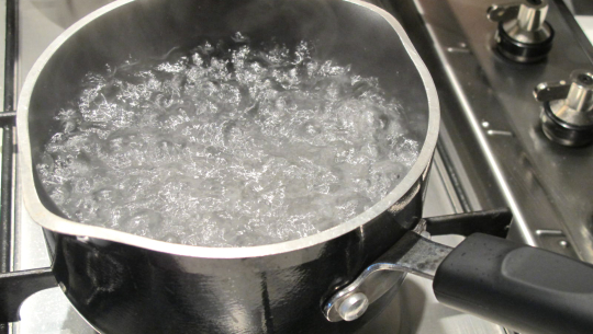 सपनामा अर्की महिला देख्दा श्रीमानलाई दुःख, श्रीमतीले यौनाङ्गमा खन्याइन् तातोपानी