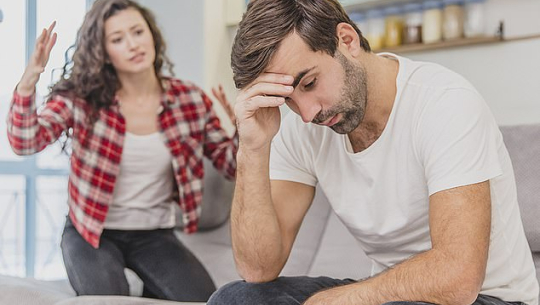 किन पत्नीसँग बहस गर्नु बेकार हो ? यसो भन्छ अध्ययन