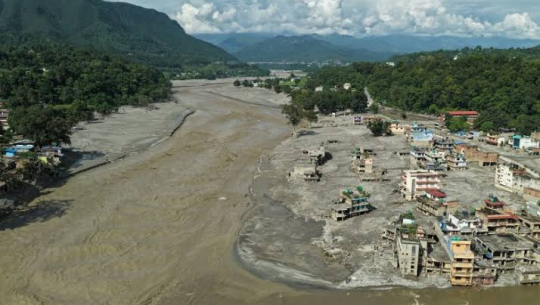 भोटेकोशी बाढी प्रभावित ‘होल्डिङ सेन्टर’ छाडेर क्रमशः कोठातिर