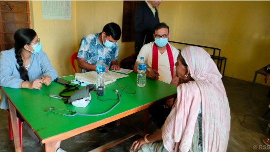 निःशुल्क विशेषज्ञ स्वास्थ्य शिविरबाट दुई सय ४५ जना लाभान्वित