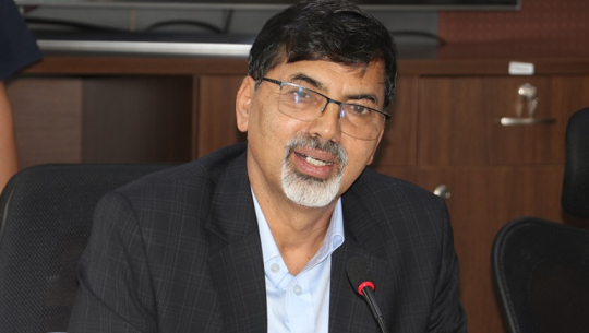 ‘अर्थमन्त्रीको एक फोनले सेयर बढ्छ ?’