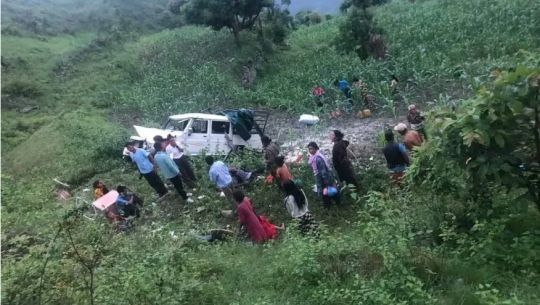 रामेछाममा जिप दुर्घटना हुँदा एक वृद्धाको मृत्यु, ९ जना घाइते