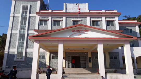 डोटीमा आफूखुसी राहत संकलन गर्न नपाउने
