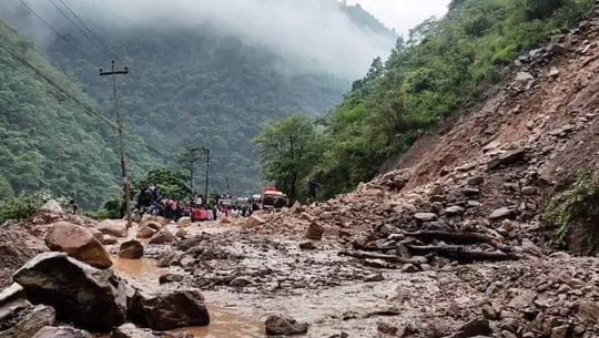 देशभर बाढीपहिरोबाट ९९ जनाको मृत्यु, ७२ बेपत्ता