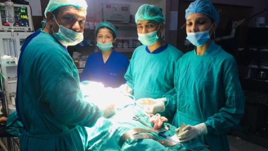 धनगढीको कैलाली अस्पतालमा किड्नीमा भएको क्यान्सरको सफल शल्यक्रिया