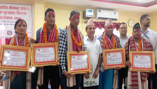 प्रदेश सरकारले गर्‍यो पाँच उत्कृष्ट कृषकलाई सम्मान