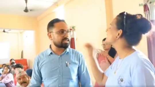 कञ्चनपुरमा वडाध्यक्षमाथि हातपात र दुव्र्यवहार गर्ने पत्रकार ऐश्वर्या कुँवर पक्राउ 