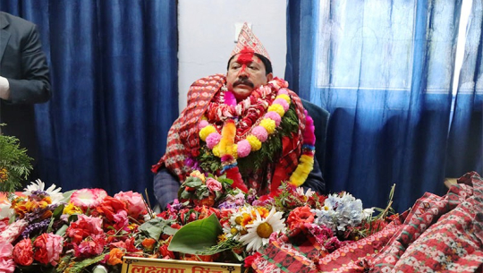 डडेल्धुरा अस्पताल विकास समितिका पूर्व अध्यक्ष सिंह दोेषी ठहर