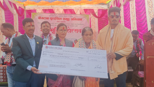 क्रिकेटर लोकेश बमलाई बोगटानमा एक लाखसहित सम्मान