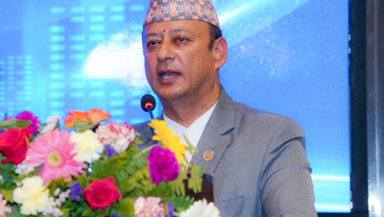 सरकार निजी क्षेत्रलाई सहज हुने गरी कानुन निर्माणमा लागेको छः मन्त्री खड्का