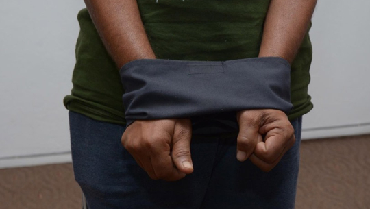 कट्टुमा लुकाएर समोसा तस्करी गर्ने पक्राउ