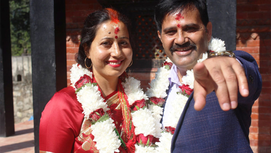 मनोज गजुरेलले कसे अधिकृतसँग लगनगाँठो