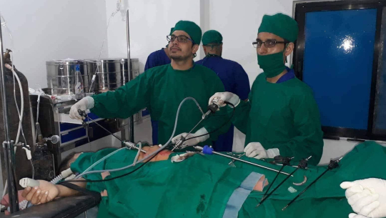 दुरबिनवाट एपेन्डिक्स शल्यक्रिया सुरु
