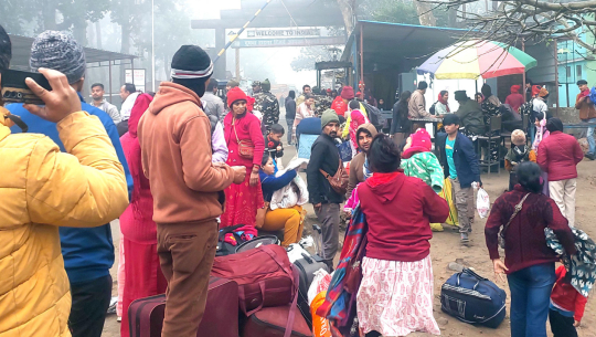 गौरीफन्टा नाकामा नेपालीसँग पैसा असुली अझै रोकिएन