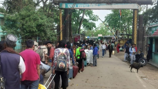 भारतमा ग्यास अभावले रोजगारी प्रभावित, नेपालीहरू स्वदेश फर्किन थाले 