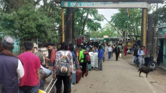 Gas shortage in India forces Nepali workers to return home