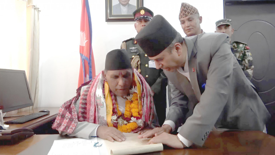 राष्ट्रियसभाका अध्यक्ष दाहालद्वारा पदभार ग्रहण