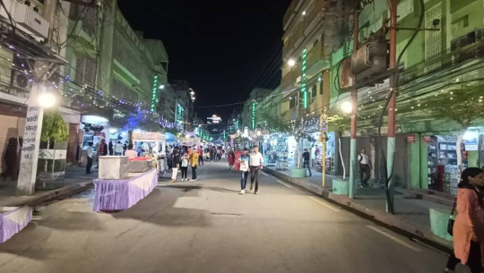 वीरगञ्जमा नयाँ वर्षको पूर्वसन्ध्यामा सुरू भयो ‘रात्रि बजार’
