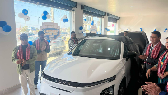 धनगढीमा ओमोडा र जेको गाडीको नयाँ स्वरूम