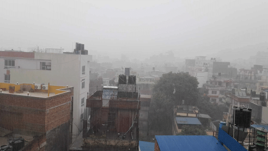 काठमाडौँ उपत्यकामा वर्षा हुने, तुवाँलो पनि क्रमिक रुपमा हट्ने