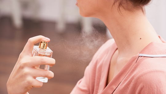 परफ्युमको प्रयोग गर्दा यी कुरामा ध्यान दिनुहोस्