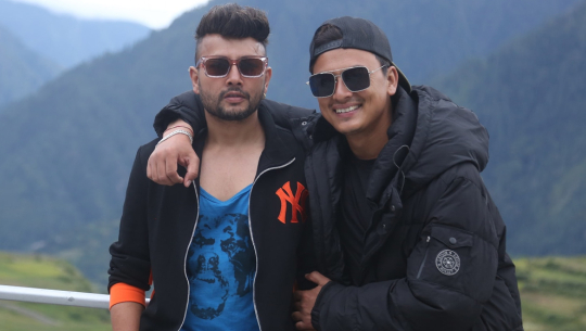 दुर्गेशको बयानः पल कहाँ सुते थाहा भएन, गायिकालाई सल्लाह दिए