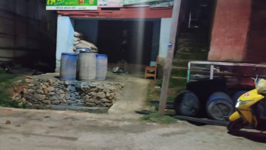 धनगढीबाट ड्रममा पेट्रोलियम पदार्थ लगेर बैतडीमा नियमविपरीत बिक्री