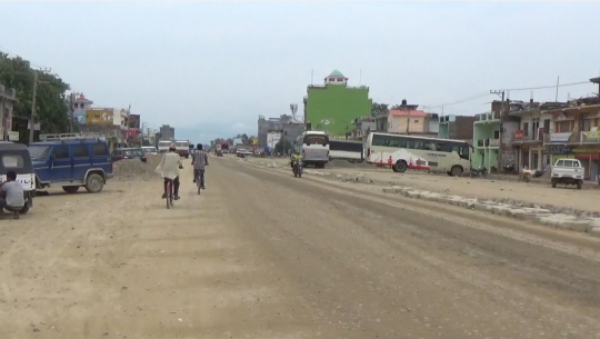 निर्माण व्यवसायीले कारण पेश गर्न नसक्दा छ लेन सडकमा म्याद थप भएन