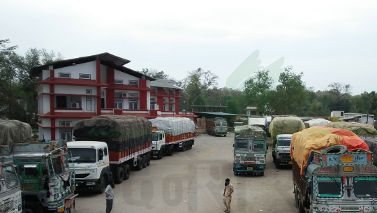 कैलाली भन्सारमा रोकिएका पोल्ट्री व्यवसायीका गाडी छोड्न उच्च अदालतको आदेश