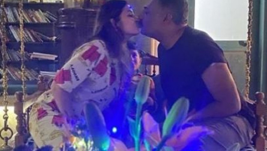 प्रकाशले गरे दोस्रो विवाह, पत्नीलाई चुम्बन गरेको तस्बिर भाइरल