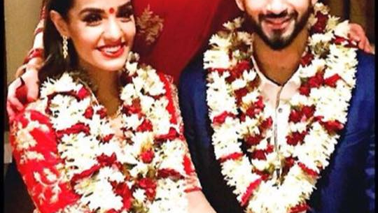 आयुष्मान र प्रियंकाले साटे औँठी