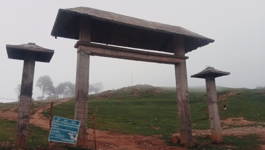 बैतडीको मेलौली भगवति मन्दिरमा पूर्वाधार  निर्माणको  काम अलपत्र 