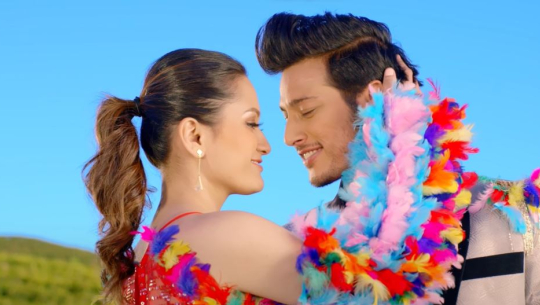 ‘कृष्ण लीला’मा श्रद्धा र पुष्पको जोडी