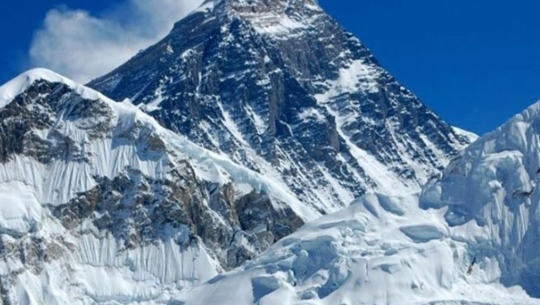 हिमाल आरोहणका लागि ७४ आरोहीले लिए अनुमति