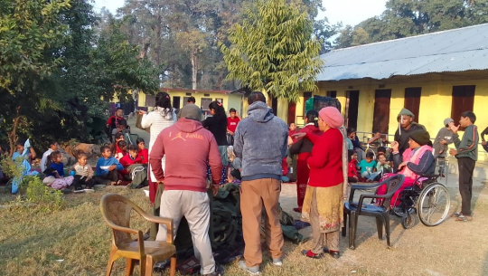 अत्तरीयाको समावेशी विधालयमा न्यानो लुगा सहयोग