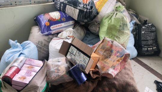 कञ्चनपुरमा भन्सार छलीका चप्पल र किराना सामान बरामद