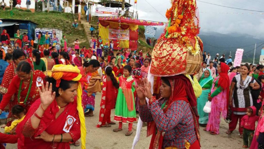 सुदूरपश्चिमको मौलिक पर्व गौरा सुरु, घरघरमा बिरुडा राखिँदै