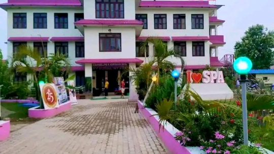 धनगढीको एसपीए कलेजमा तालाबन्दी