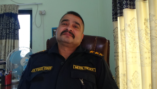 कैलालीका एसपीले भारतमा चोरीमा संग्लनलाई १३ लाख असुल्दै छोडेको आरोप