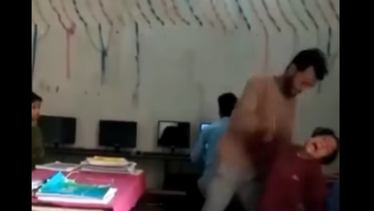 शिक्षकले विद्यार्थी पिटेको भिडिओ भारतको हो : बझाङ प्रहरी 