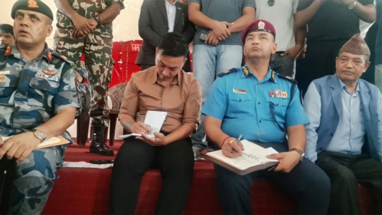मिटरब्याज पीडितसंग गृहमन्त्री गुरुङ 