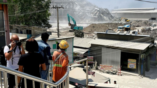 भूकम्पपछि बैंककको ३० तले भवन ढल्दा ४३ जना फसे