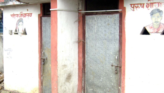 डडेल्धुरामा पानीको अभावले अधिकांश विद्यालयका शौचालय प्रयोगविहीन