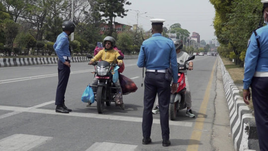 दुई हजार ६९२ सवारी चालक ट्राफिक कारबाहीमा