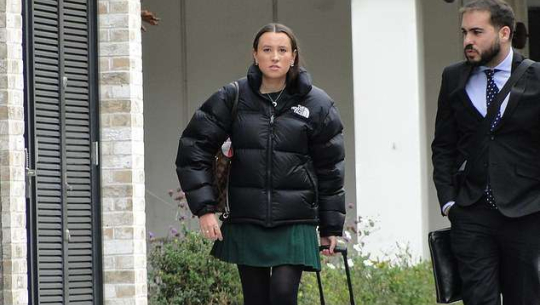 २६ वर्षीय युवतीको ५६ वर्षे बोससंग अफेयर भएपछि युवतीले पाइन यस्तो सजाय