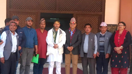 बझाङमा कांग्रेसका सिंहले गरे उम्मेदवारी दर्ता