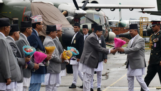 उपप्रधानमन्त्री यादव स्वदेश फिर्ता