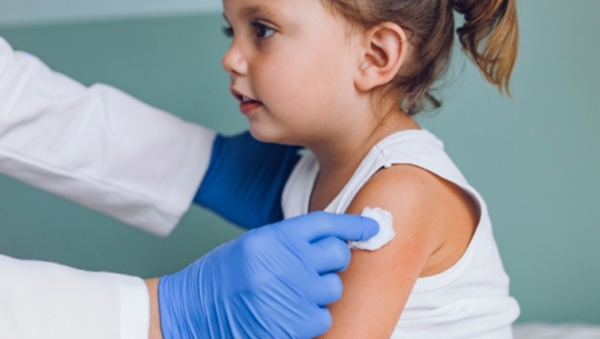 बैतडीमा ५ वर्ष मुनिकालाई विद्यालय भर्ना गर्दा खोप कार्ड अनिवार्य 